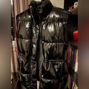 H&M Shiny Black Puffer Vest Gilet Divided size XXS extra extra small Women’s